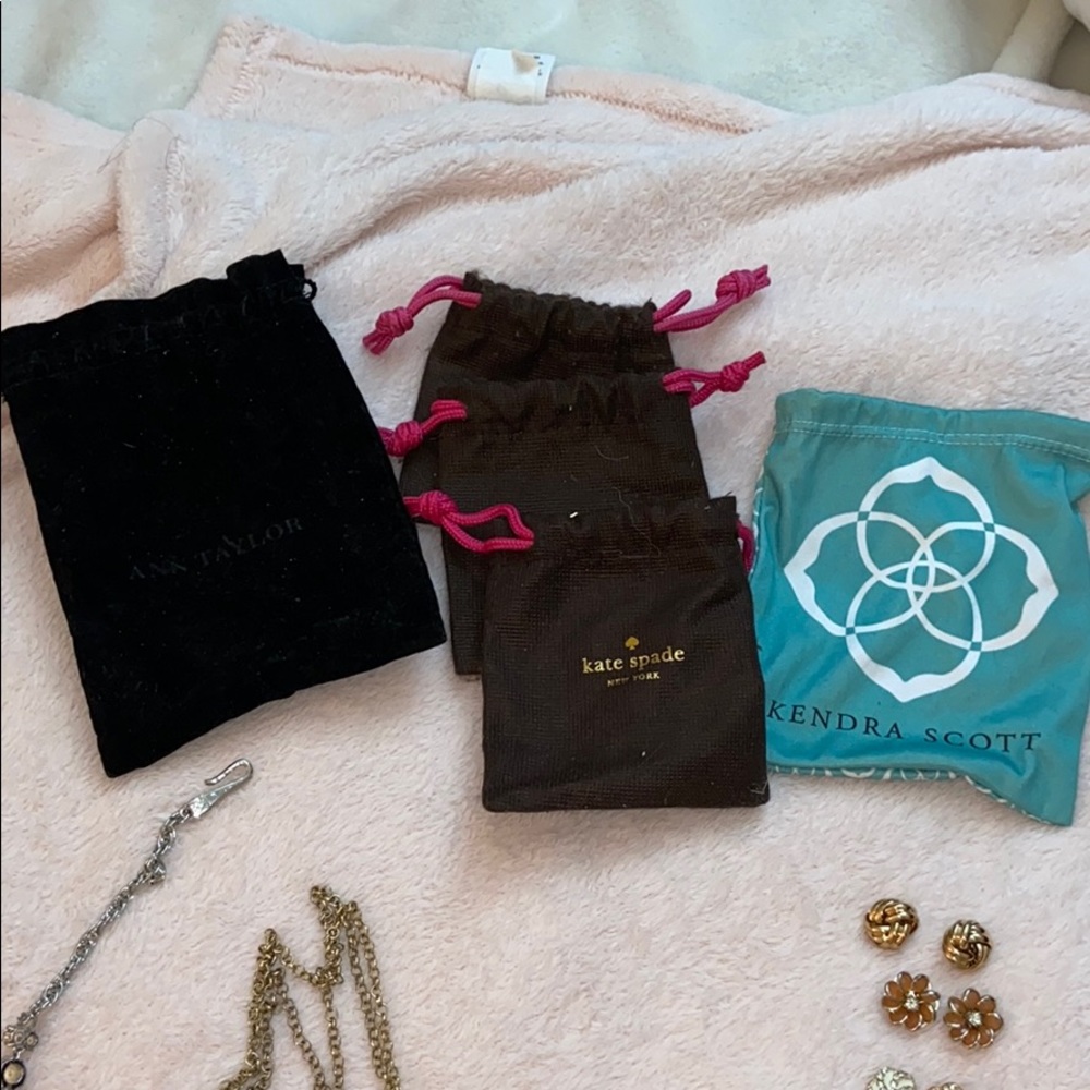 Earring bundle - Picture 2 of 2